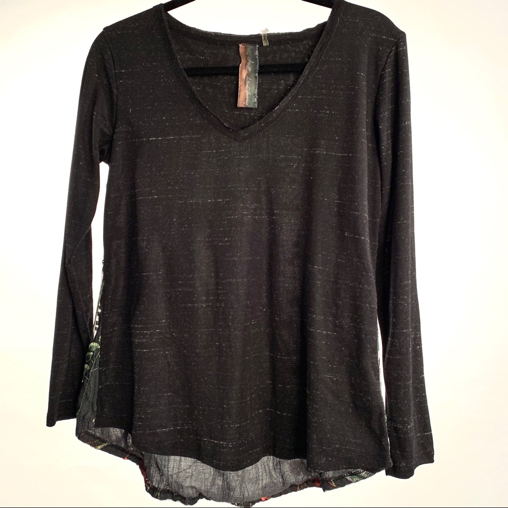 Aratta Silent Journey Floral Lace Back V-Neck